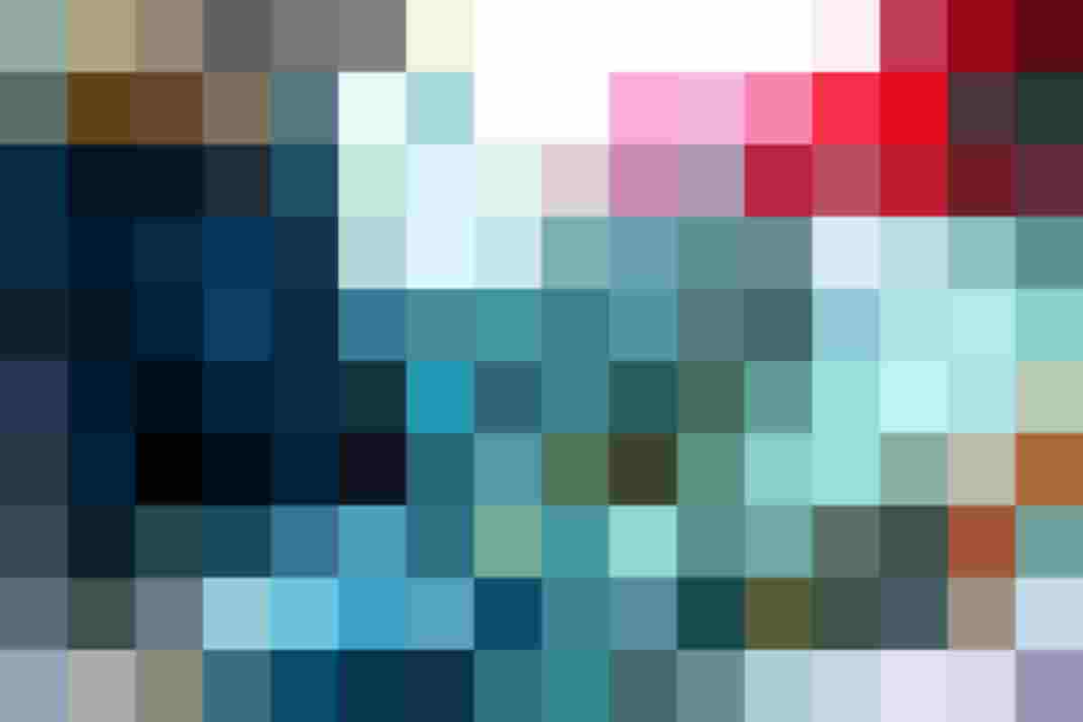 Ein rwsanderskompetent Mitarbeiter beim Zerlegungen eines IT-Altgerätes.