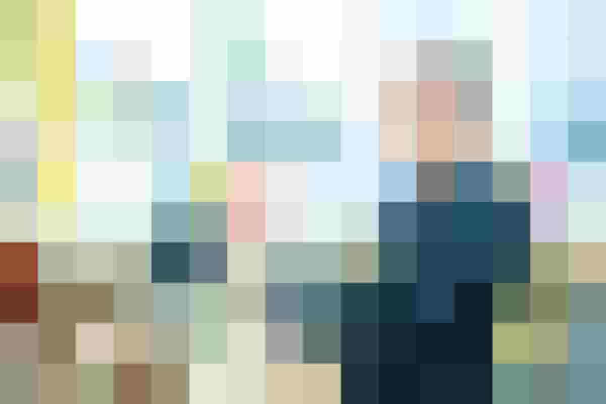 Eine rwsanderskompetent Mitarbeiterin beim konfektionieren eines Auftrages für die Industrie.