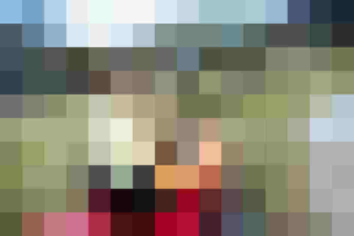 Ein Jugendlicher beim Rasenmähen auf dem Campusgelände