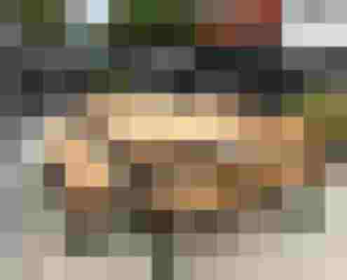 große Terrassengarnitur mit Metallgestell und Holzauflage