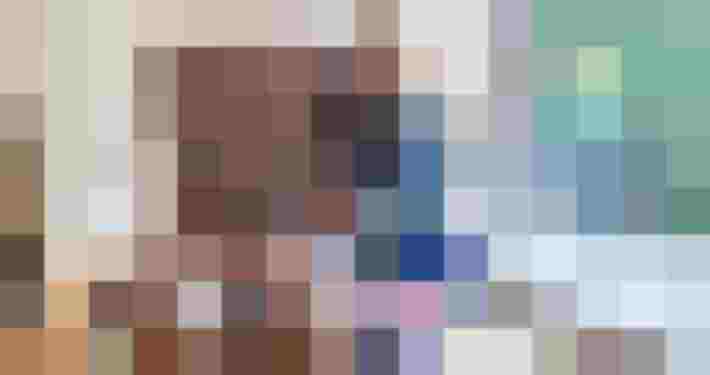 Zwei Menschen mit Behinderung lächeln gemeinsam, Symbol für Inklusion und soziale Teilhabe Zwei Menschen mit Behinderung lächeln gemeinsam, Symbol für Inklusion und soziale Teilhabe