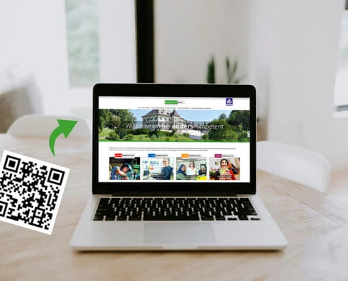 Startseite der neuen anderskompetent Webseite auch in Leichter Sprache mit QR-Code